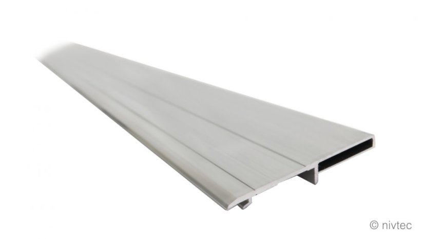Színpad 8x6m, magasság: 80-100cm, lépcső szélessége: 1m, szövet 8+6+5m